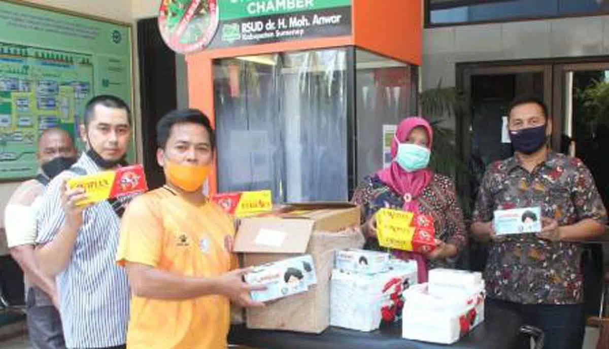 Said Abdullah Berikan Bantuan Masker dan Vitamin C ke RSUD Sumenep