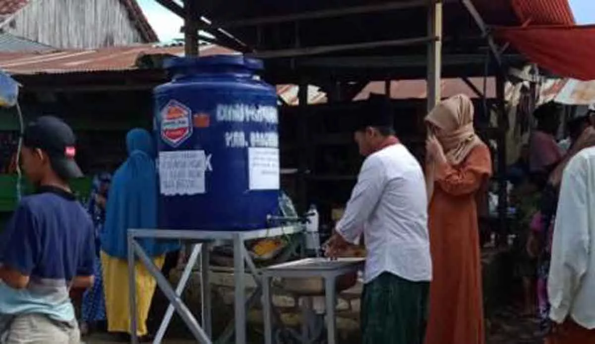 Cegah Covid-19, Semua Pasar Disediakan Tempat Cuci Tangan dan Disemprot Disinfektan
