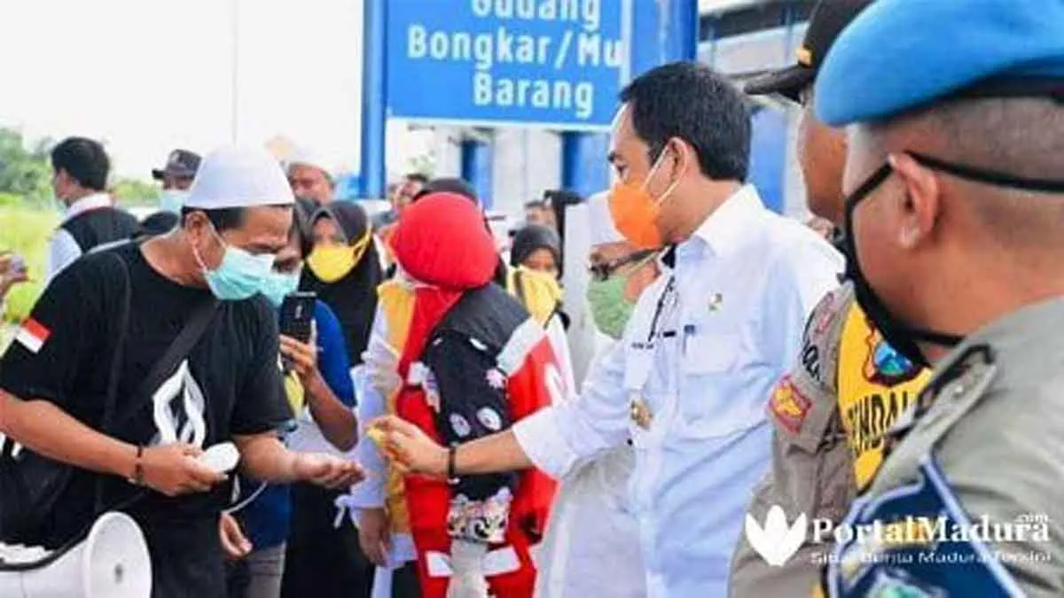 Pemkab Pamekasan Edukasi Masyarakat Tanggulangi Covid-19