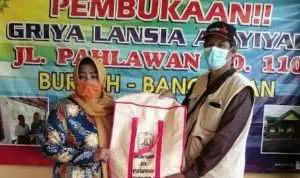 Anggarkan Rp125 Juta, MCCC Bangkalan Salurkan Bantuan Terdampak Covid-19