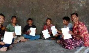 Perangkat Desa Nyalabu Daya (Foto: Marzukiy PortalMadura.com)