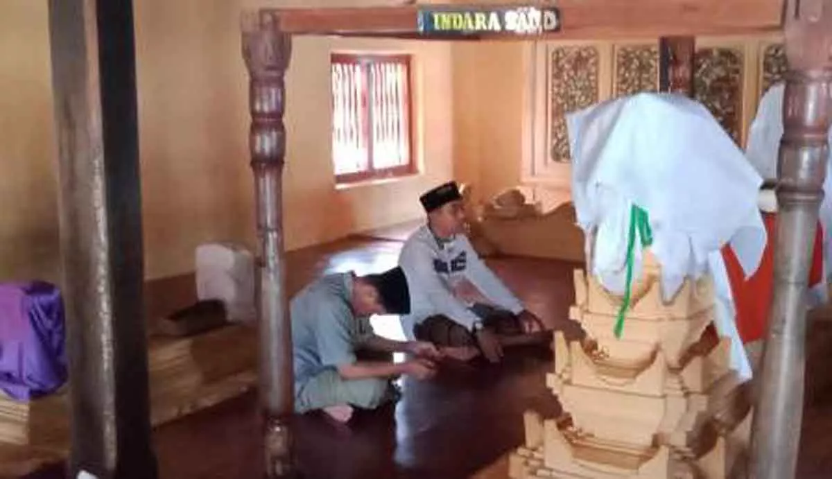 Pengusaha Muda Hairul Anwar ‘Tabarruk’ ke Asta Tinggi Sumenep