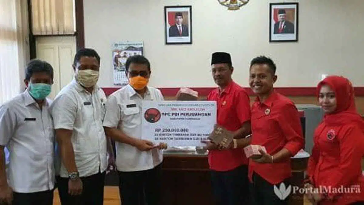 Politisi Senayan dan PDIP Bantu Satgas Covid-19 Pamekasan Rp 250 Juta