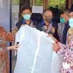 Perangi Covid-19, MH Said Abdullah Salurkan Alat Pelindung Diri di Sumenep