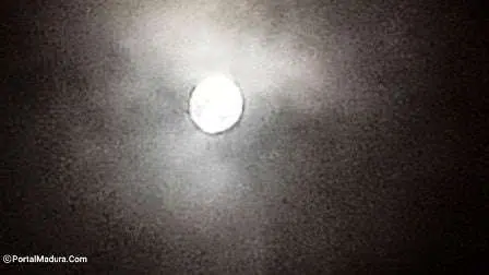 Penampakan Supermoon di Pulau Madura