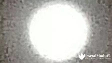 Penampakan Supermoon di Pulau Madura