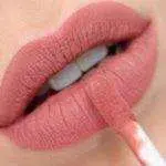 Cara Menggunakan Lipstik Sesuai Bentuk Bibir