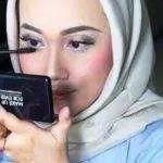 Tampil Cantik Selama WFH, Coba 3 Produk Makeup Esensial Ini Untuk Kecantikan Anda