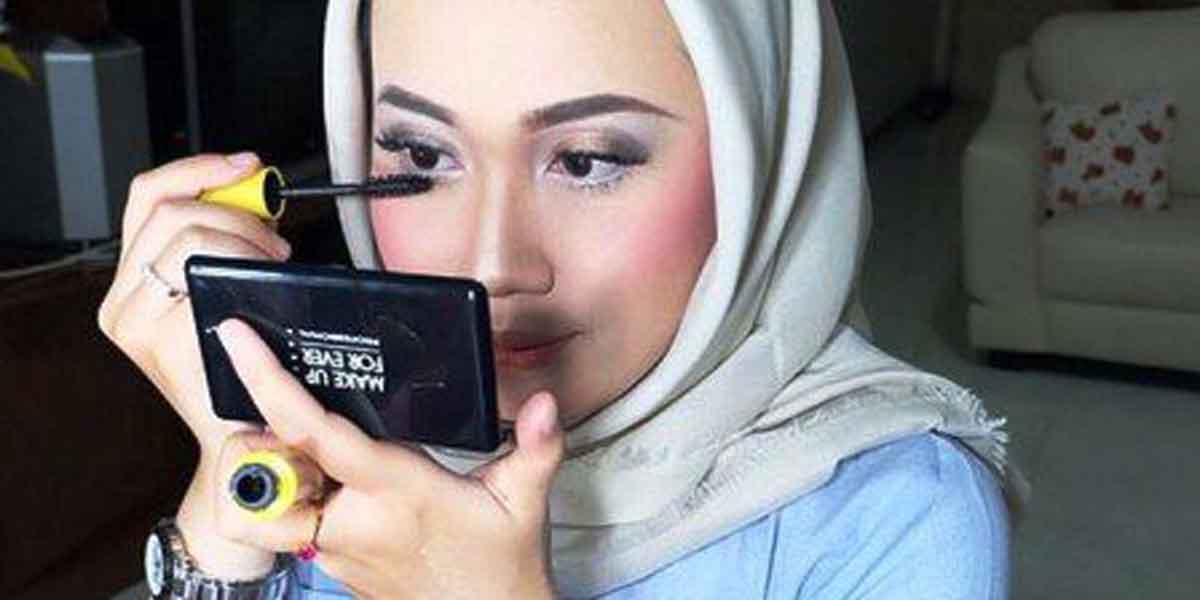 Tampil Cantik Selama WFH, Coba 3 Produk Makeup Esensial Ini Untuk Kecantikan Anda