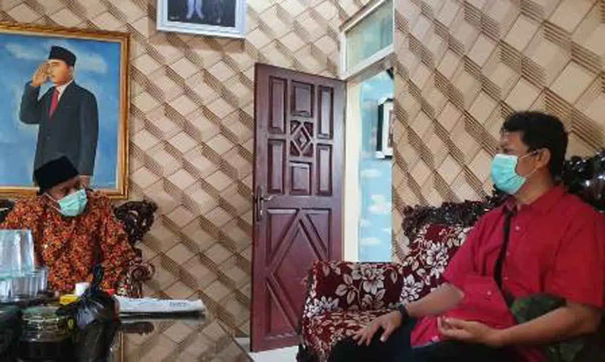 Door to Door ke Rumah Murid, Guru Oong SDN Batuputih Laok III Sentuh Jiwa Wabup Sumenep