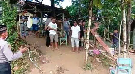 Lapangan Lomba Balap Kelereng Dibongkar, Polisi Bubarkan Kerumunan Warga