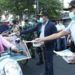 Edukasi Masyarakat, Forkopimda Sampang Kompak Bagikan Masker Cegah Covid-19