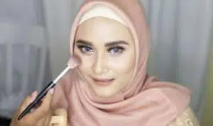 4 Cara Pakai Blush-On Sesuai Bentuk Wajah Agar Terlihat Segar Di Hari Raya