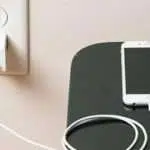 5 Cara Aman dan Benar Isi Daya Baterai Ponsel