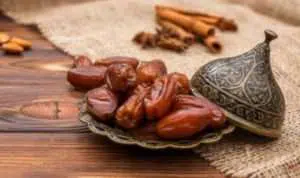 5 Khasiat Tersembunyi Rutin Konsumsi Kurma Bagi Kecantikan