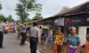 Kebakaran Landa Toko Onderdil Motor di Desa Lenteng Barat Sumenep