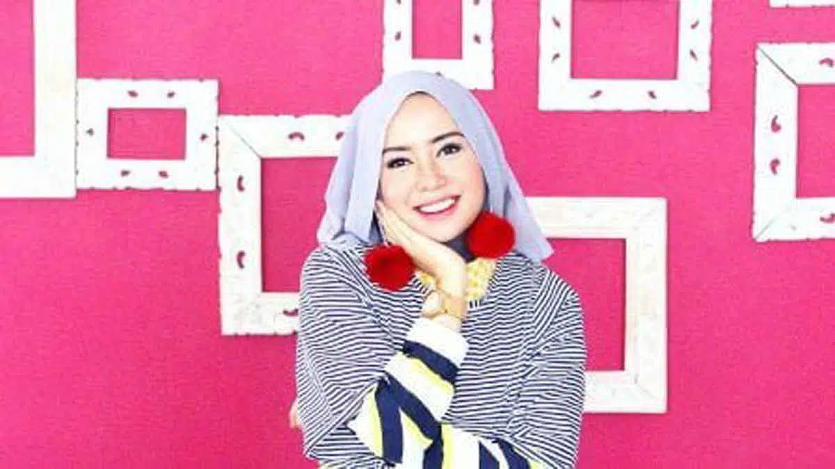 Tampil Menarik Dengan 7 Aksesoris Hijab Modern