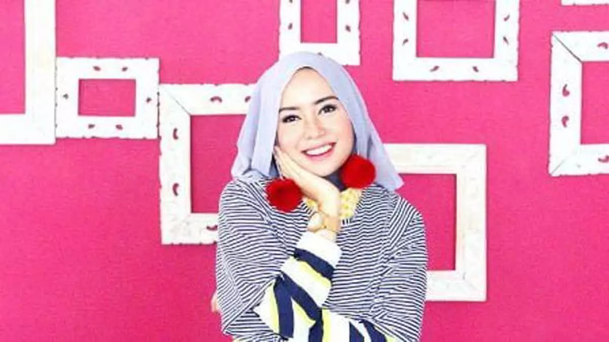 Tampil Menarik Dengan 7 Aksesoris Hijab Modern