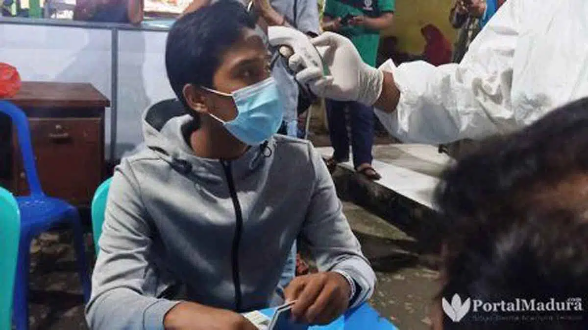 Datang dari Malaysia, Puluhan PMI Asal Pamekasan Dites Covid-19