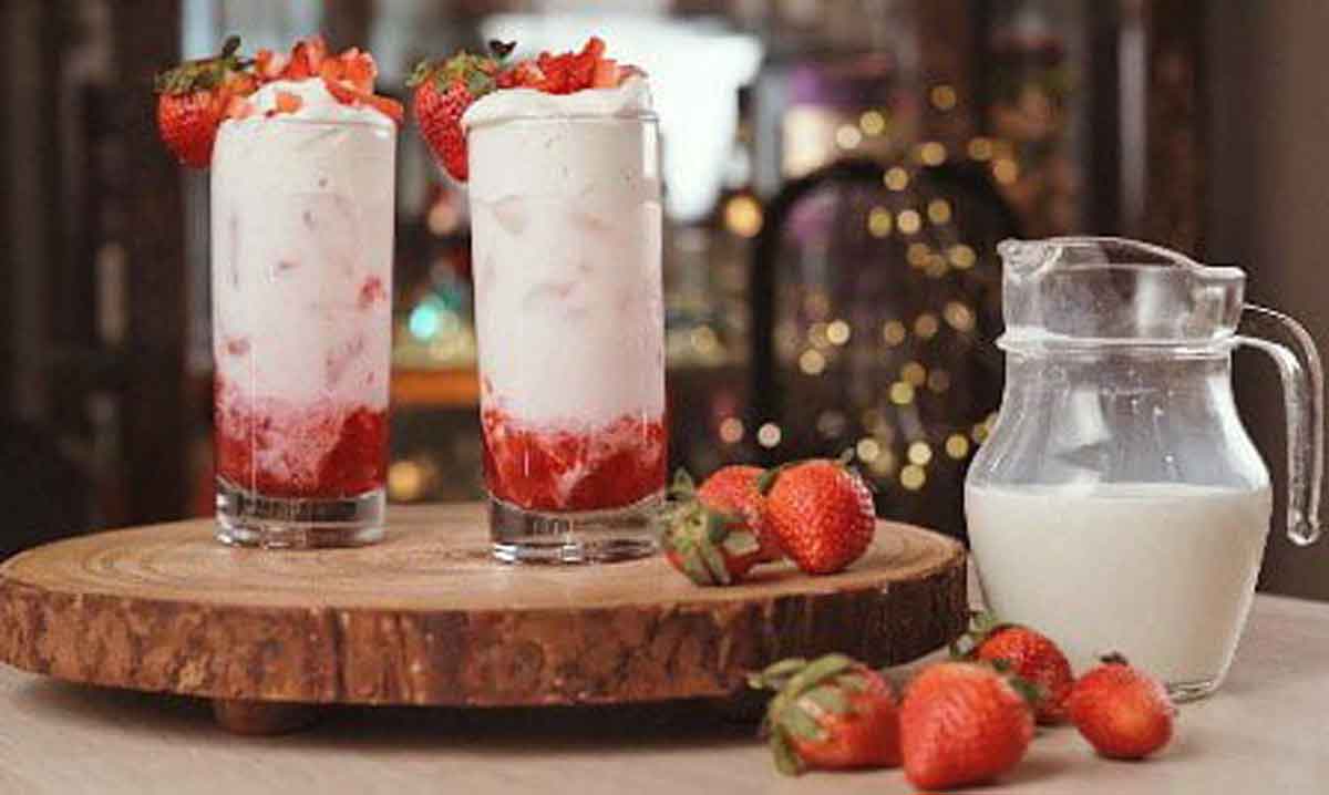 Resep Korean Strawberry Milk Latte Super Segar Untuk Buka Puasa