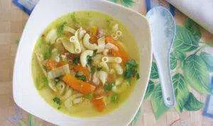 Menu Sahur: Resep Sup Makaroni Kuah Kaldu Ayam yang Gurih