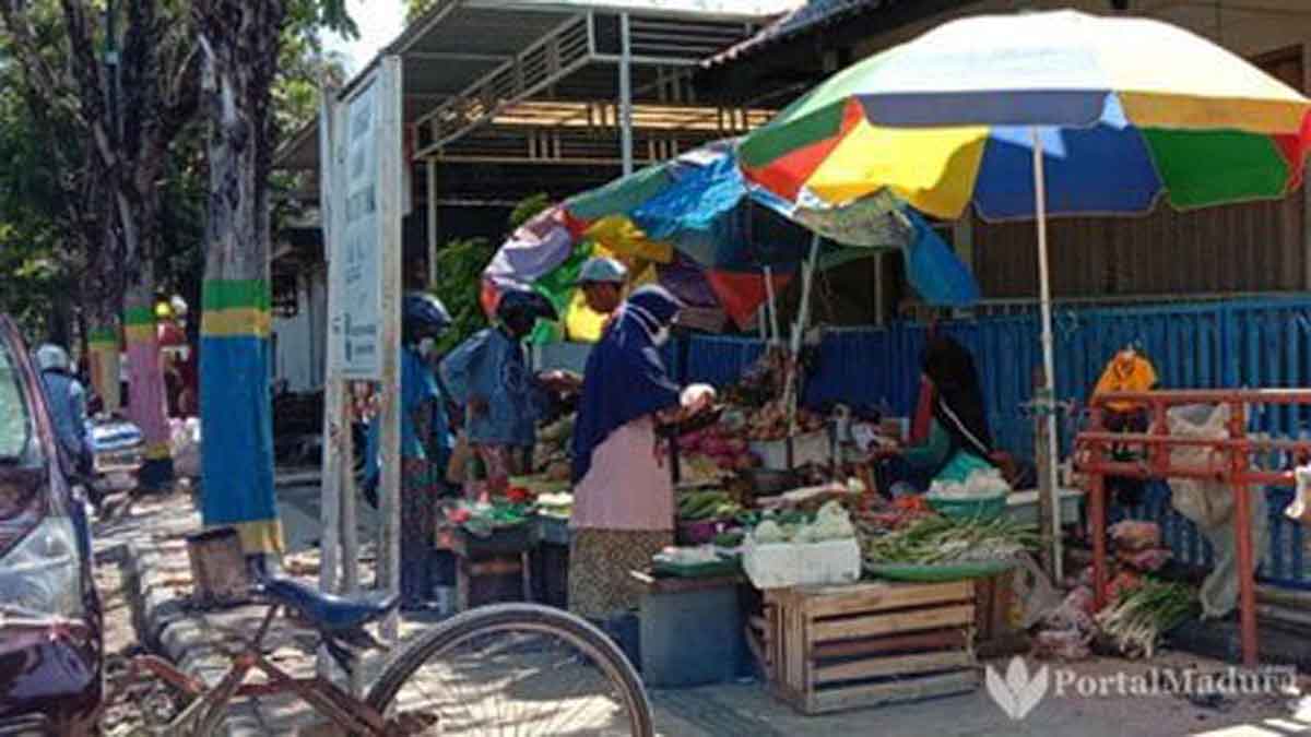 PKL Jalan Kabupaten Meluber, Satpol PP Pamekasan Berdalih Ramadan