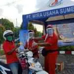 PT WUS Bagi-bagi Takjil Gratis