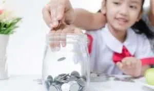 5 Cara Terapkan Pola Hidup Hemat Pada Anak