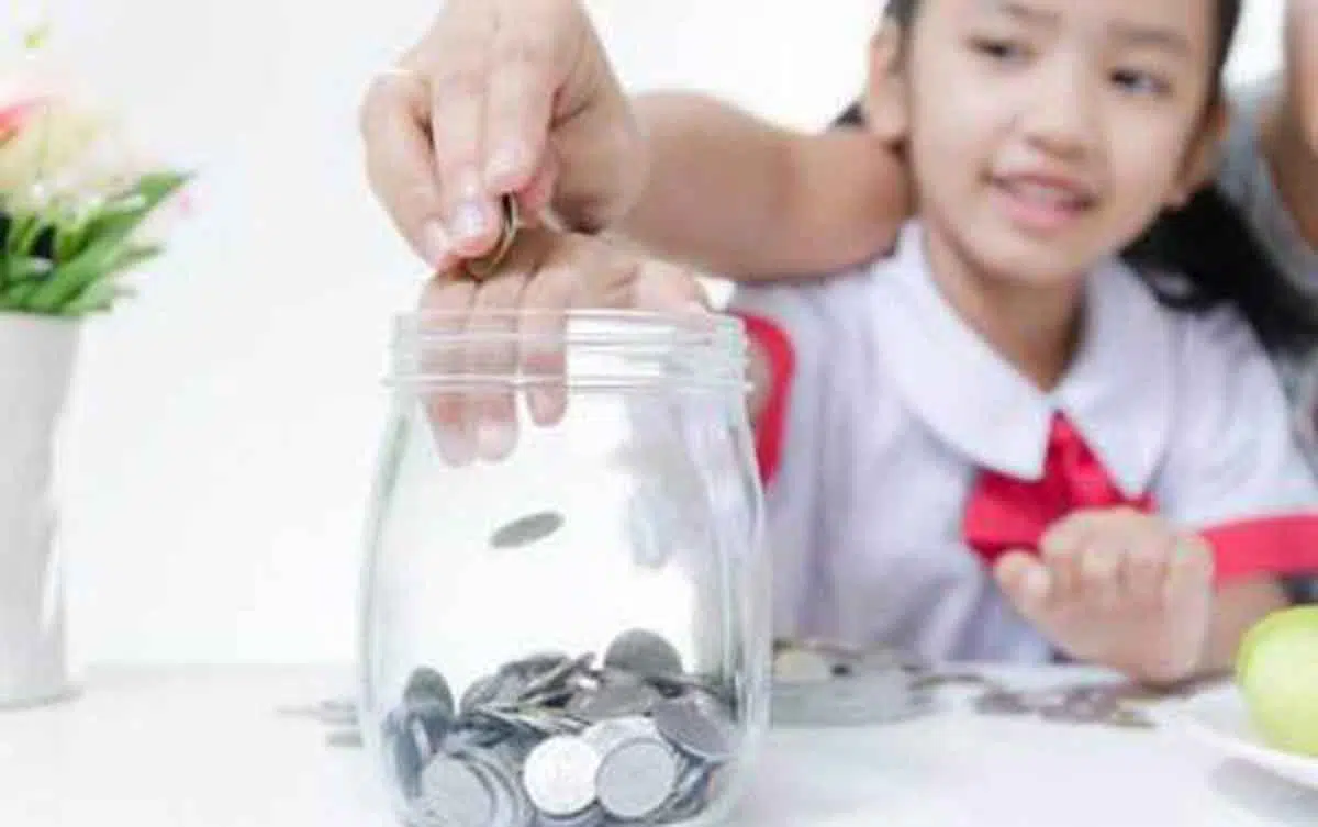 5 Cara Terapkan Pola Hidup Hemat Pada Anak