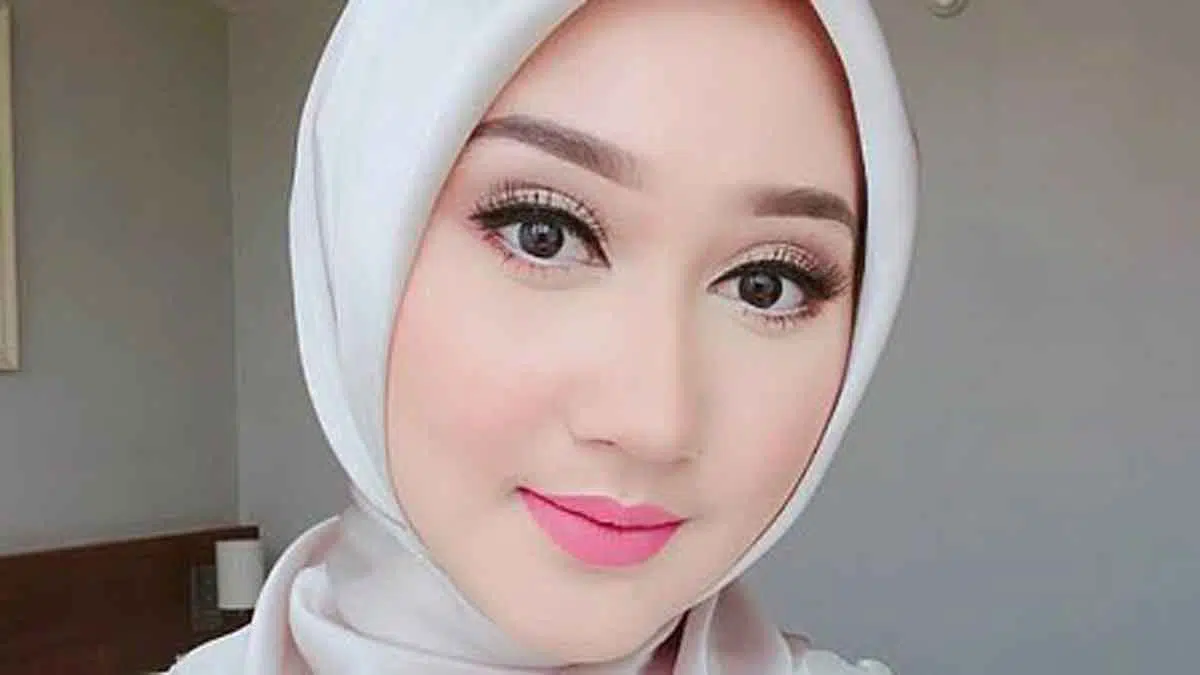 Tips Pilih Warna Lipstik untuk Lebaran