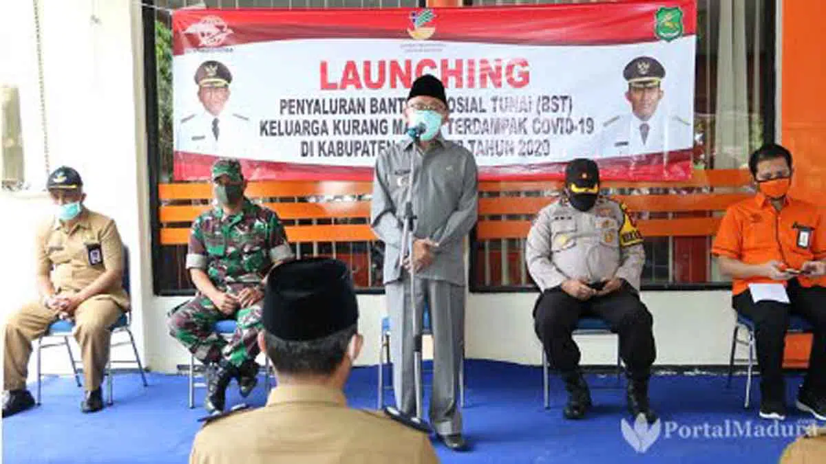 Warga Terdampak Covid-19 di Sumenep Mulai Terima BST