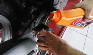 Tanda Sepeda Motor Harus Ganti Oli