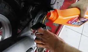 Tanda Sepeda Motor Harus Ganti Oli