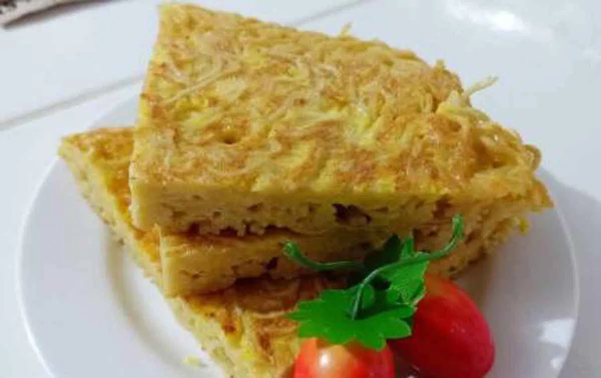 Menu Sahur Nikmat Omelet Mi Instan