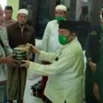 PKB Tebar Sarung dan 5.500 Sembako di Sumenep