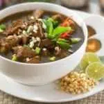 Menu Lebaran Rawon Daging Sapi yang Menggugah Selera