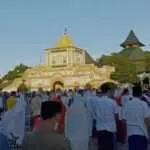 Di Tengah Pandemi Covid-19, Jemaah Salat Id Masjid Jamik Sumenep Meluber