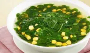 Menu Sahur: Kuah Bening Daun Kelor Enak dan Praktis