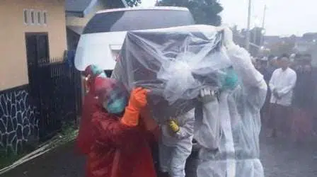 Satu Keluarga Dokter Wafat Karena Covid-19, Dua Puskesmas Ditutup di Sampang