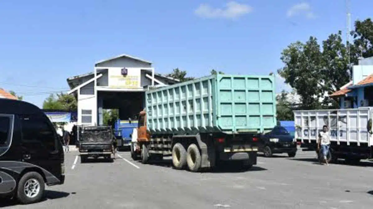 Covid-19 Belum Berakhir, Antrean Terjadi di Uji Kir di Sampang