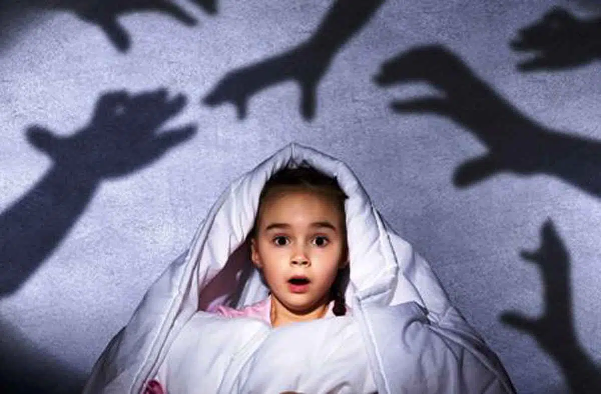 Awas! 4 Dampak Buruk sering Menakuti Anak