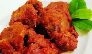 Ayam Bumbu Rujak Pedas yang Lezat