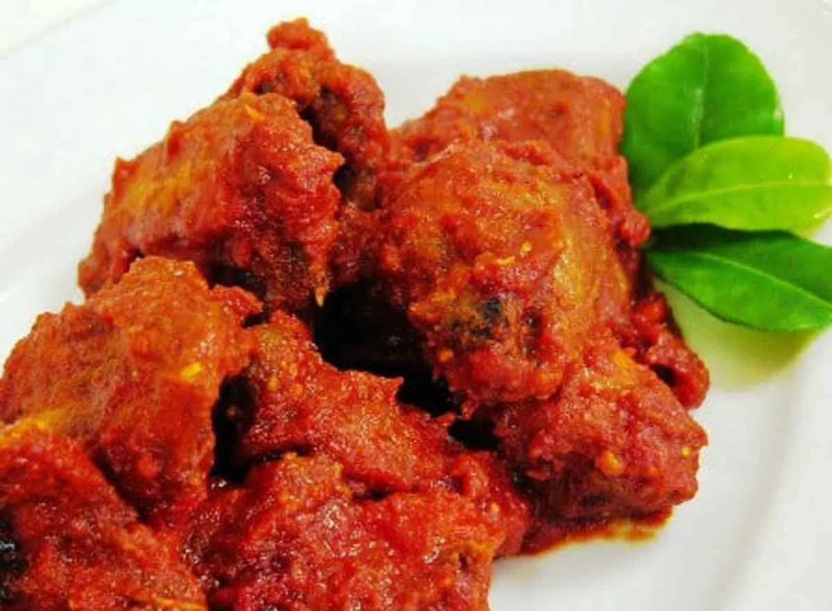Ayam Bumbu Rujak Pedas yang Lezat