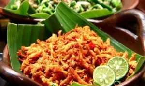 Ayam Suwir Pedas yang Menggugah Selera