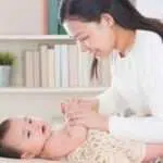 Bunda, Ketahui Pentingnya Pijat Untuk Bayi
