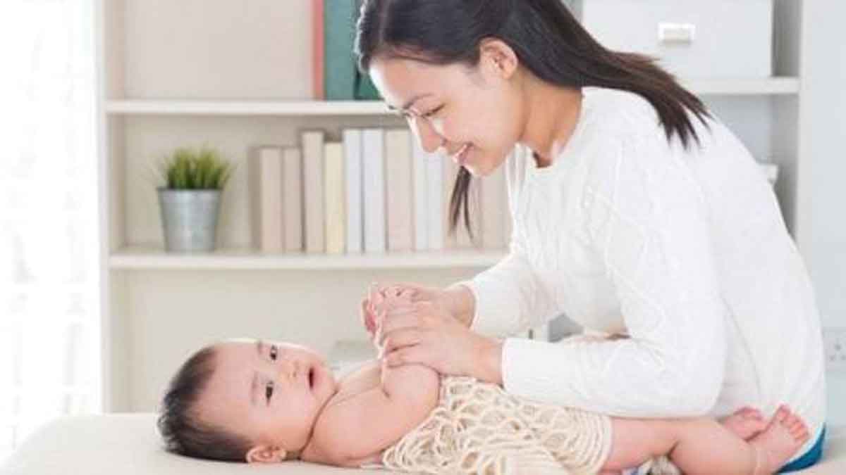 Bunda, Ketahui Pentingnya Pijat Untuk Bayi