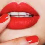 4 Langkah Bersihkan Lipstik Pada Bibir Anda
