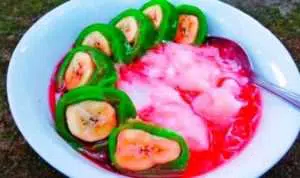 Es Pisang Ijo Asli Makasar yang Bikin Seger