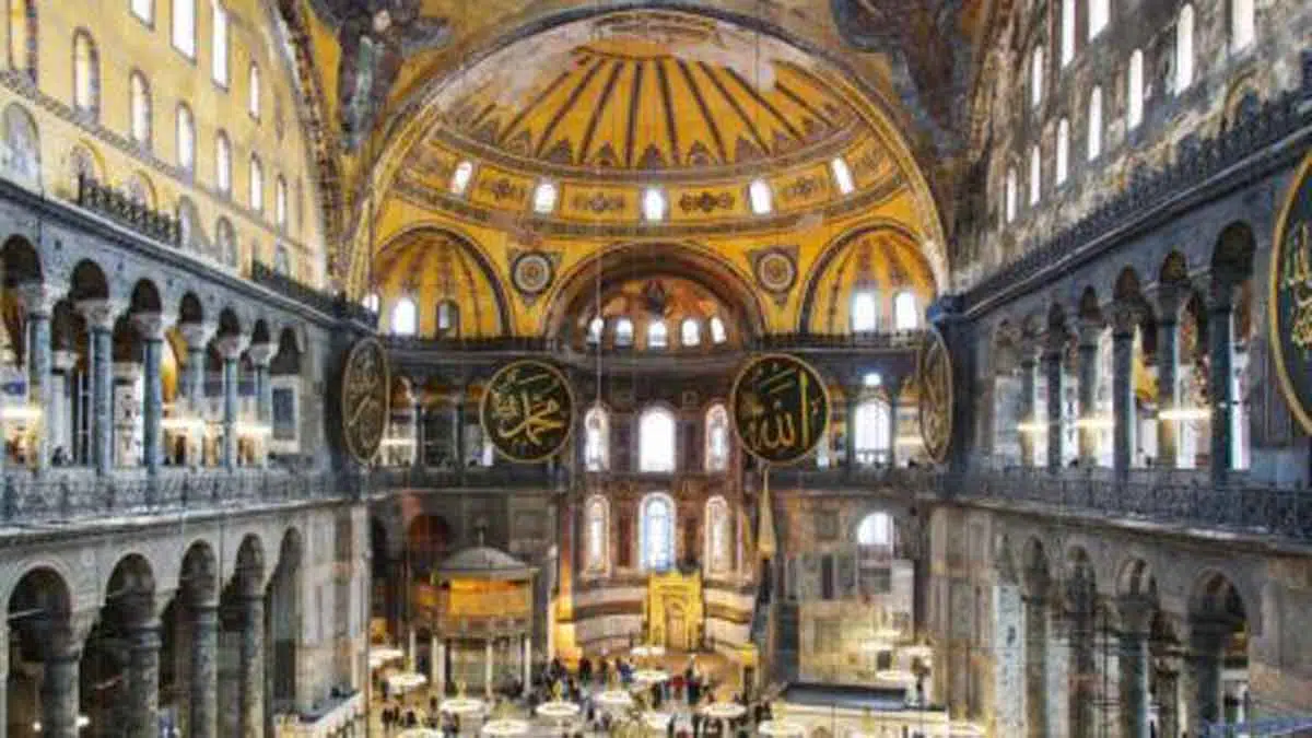 Museum Seni di Istanbul Dibuka