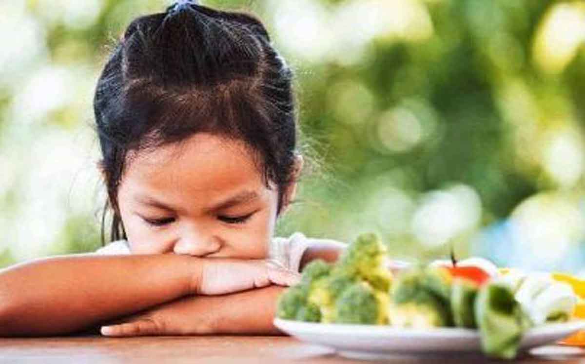 Kenali 5 Cara untuk  Mengatasi Anak yang  Susah  Makan  